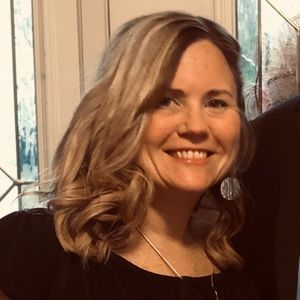 Meet your Posher, Moira